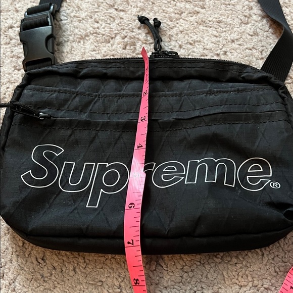 Supreme Shoulder Bag from the Fall/Winter 2018 Collection - Picture 11 of 13